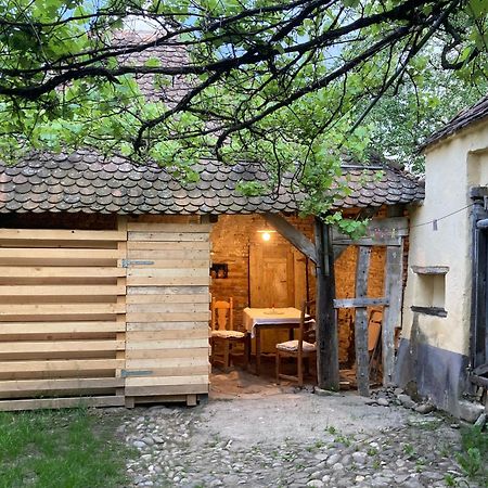House By The Church - Entire House Crit Екстер'єр фото