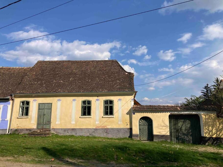 House By The Church - Entire House Crit Екстер'єр фото